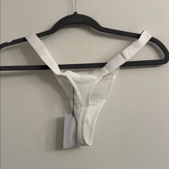 EGATIVE SIEVE THONG WHITE  sz M - Picture 3 of 5